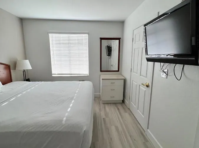 Baymont Inn & Suites By Wyndham Tempe University/Phoenix 3*